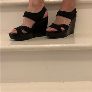 Adrienne Vittadini Platform patent shoes 6.5